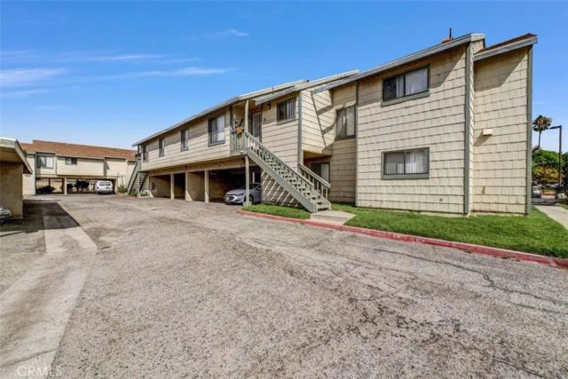 8582 Tamarind, Fontana, CA 92335