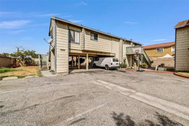 8582 Tamarind, Fontana, CA 92335