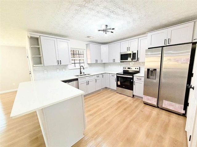 227 Millstone Drive, Hampton, GA 30228