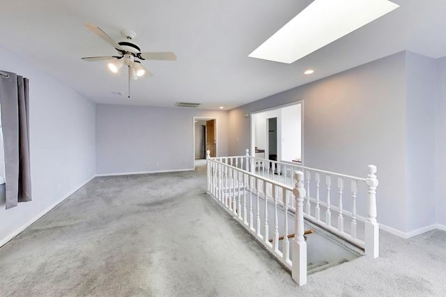 6040 N Niagara Avenue, Chicago, IL 60631