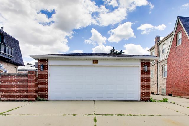 6040 N Niagara Avenue, Chicago, IL 60631