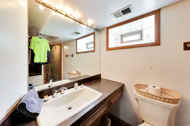 6040 N Niagara Avenue, Chicago, IL 60631