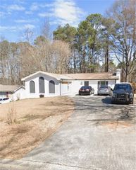 820 Howard SW Court, Mableton, GA 30126
