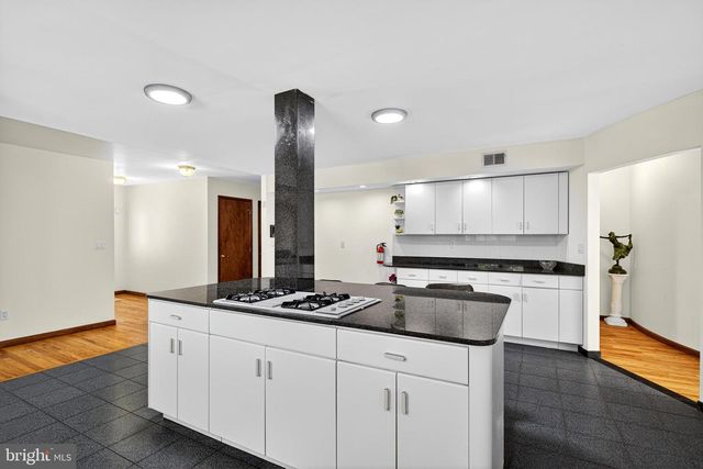 16 BENEDEK RD, Princeton, NJ 08540