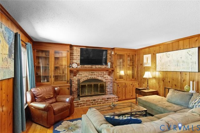 3301 Wood Dale Rd, Chester, VA 23831