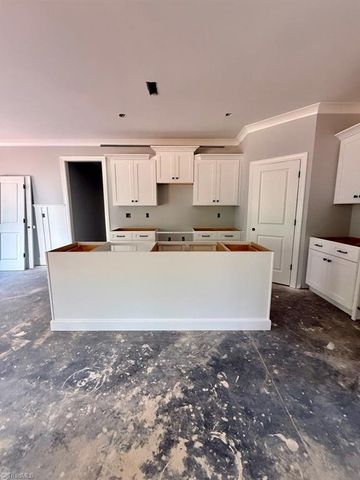 377 Enclave Drive, Clemmons, NC 27012
