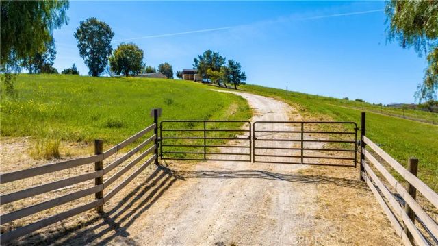 1876 Rancho Lomas Way, San Miguel, CA 93451