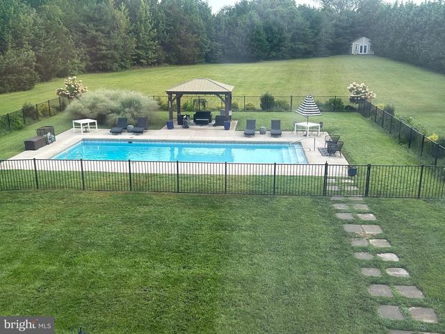 106 COVENTRY LN, Swedesboro, NJ 08085