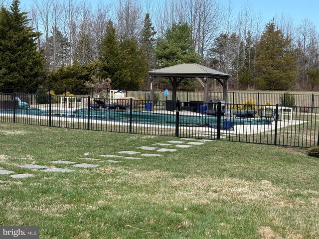 106 COVENTRY LN, Swedesboro, NJ 08085