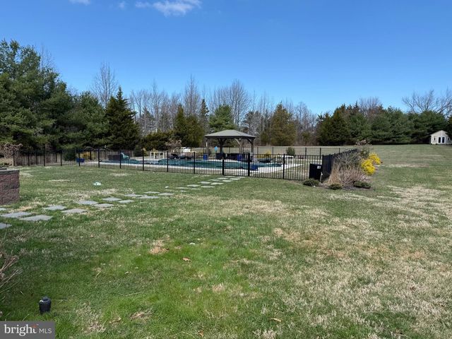 106 COVENTRY LN, Swedesboro, NJ 08085