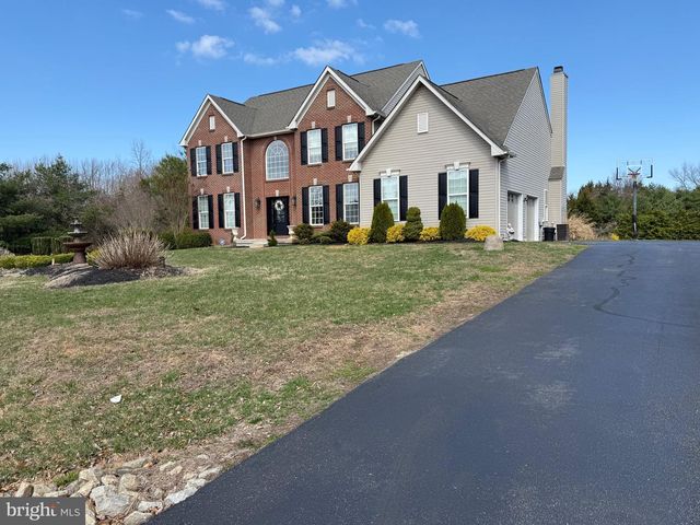 106 COVENTRY LN, Swedesboro, NJ 08085