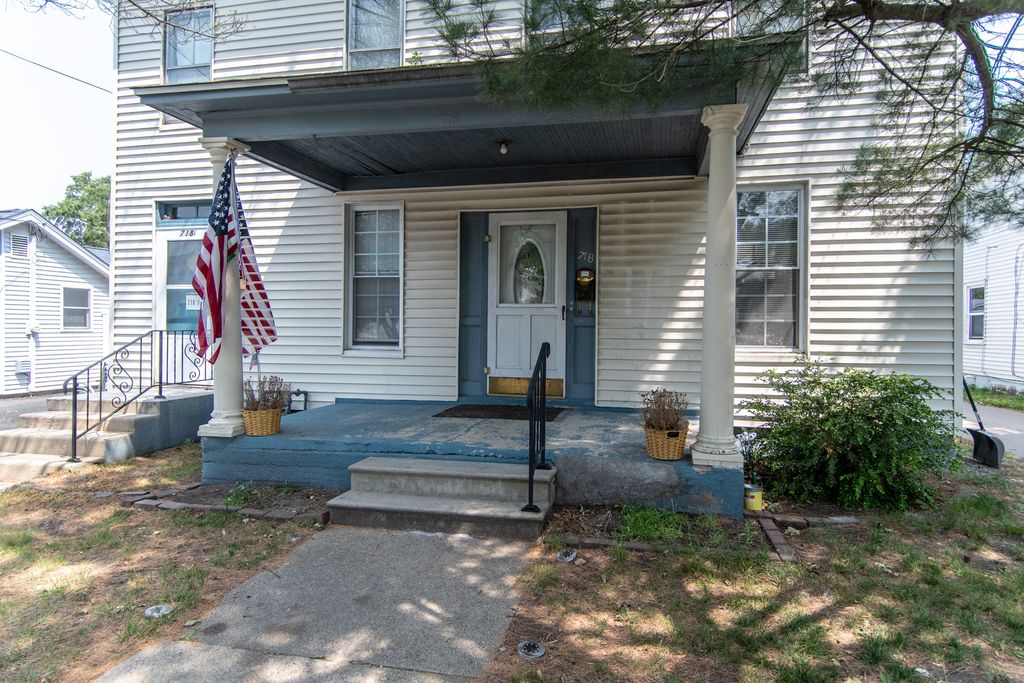 718 W Jackson Street, Ottawa, IL 61350