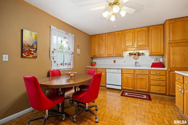 2706 W HUNTINGTON Drive, Peoria, IL 61614