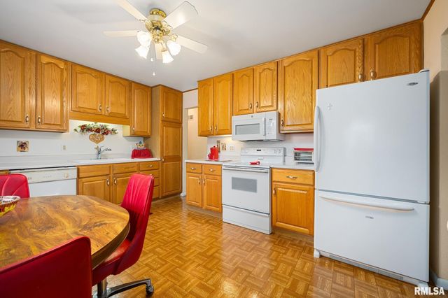 2706 W HUNTINGTON Drive, Peoria, IL 61614