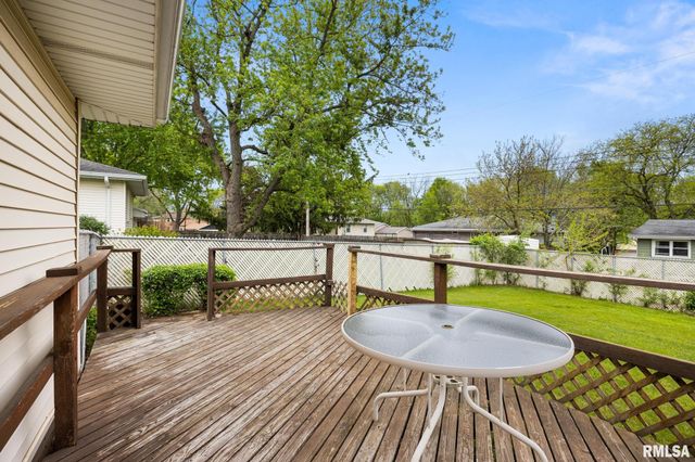 2706 W HUNTINGTON Drive, Peoria, IL 61614
