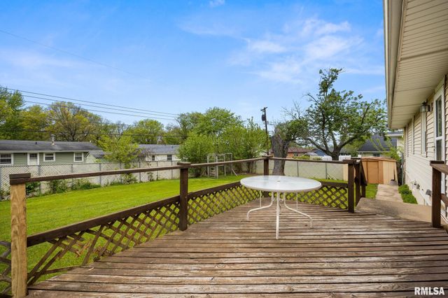 2706 W HUNTINGTON Drive, Peoria, IL 61614