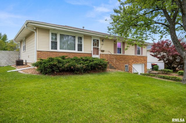 2706 W HUNTINGTON Drive, Peoria, IL 61614
