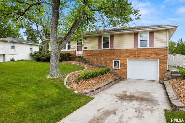 2706 W HUNTINGTON Drive, Peoria, IL 61614