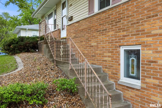 2706 W HUNTINGTON Drive, Peoria, IL 61614