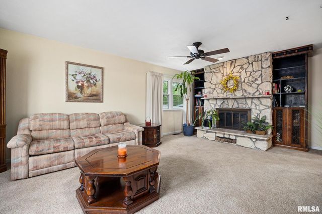 2706 W HUNTINGTON Drive, Peoria, IL 61614