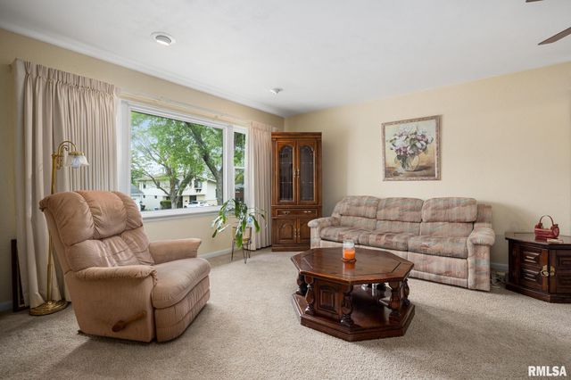 2706 W HUNTINGTON Drive, Peoria, IL 61614
