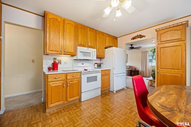 2706 W HUNTINGTON Drive, Peoria, IL 61614