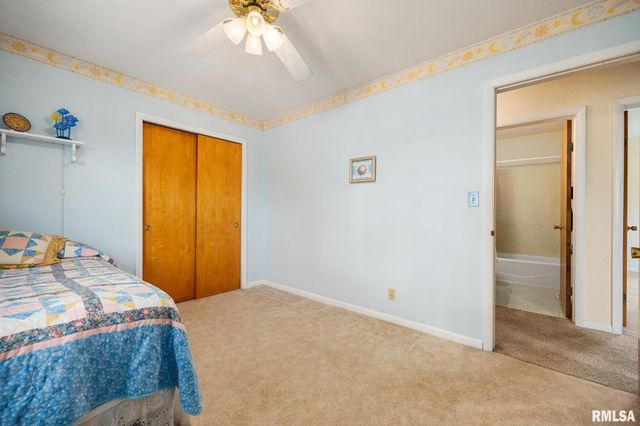 2706 W HUNTINGTON Drive, Peoria, IL 61614