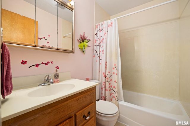 2706 W HUNTINGTON Drive, Peoria, IL 61614