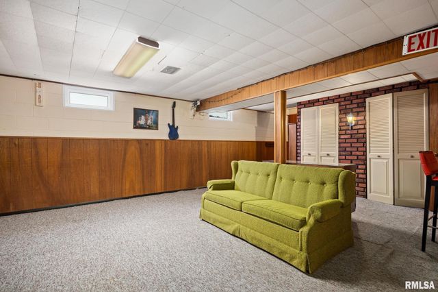 2706 W HUNTINGTON Drive, Peoria, IL 61614