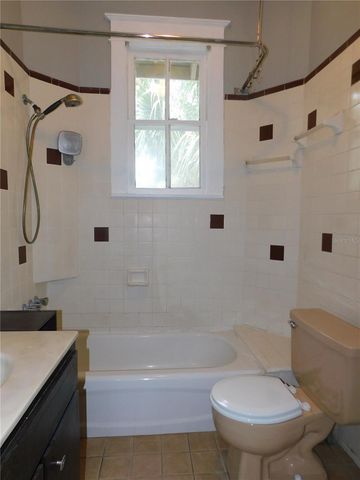 541 NE 11TH STREET, Gainesville, FL 32601