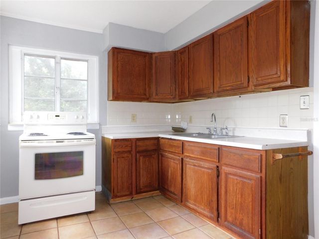541 NE 11TH STREET, Gainesville, FL 32601