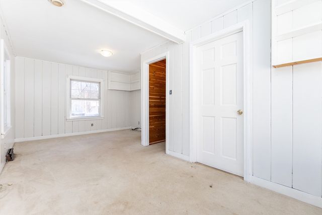 18 Storey St, Westford, MA 01886