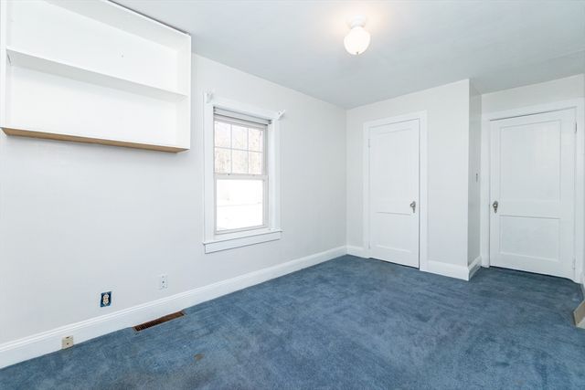 18 Storey St, Westford, MA 01886