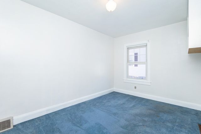 18 Storey St, Westford, MA 01886