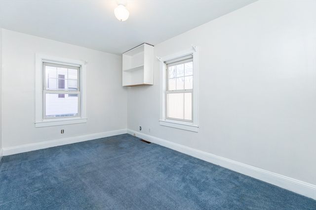 18 Storey St, Westford, MA 01886