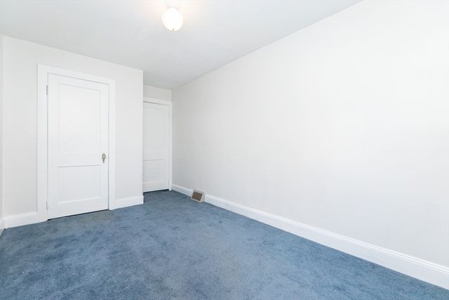 18 Storey St, Westford, MA 01886