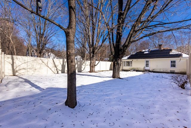 18 Storey St, Westford, MA 01886