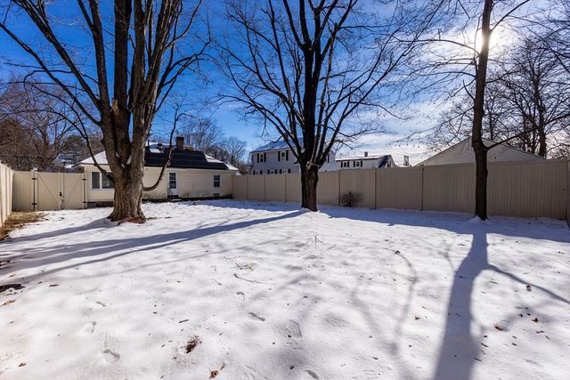 18 Storey St, Westford, MA 01886