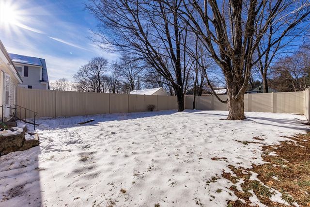 18 Storey St, Westford, MA 01886