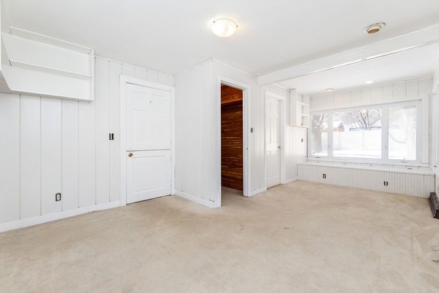 18 Storey St, Westford, MA 01886