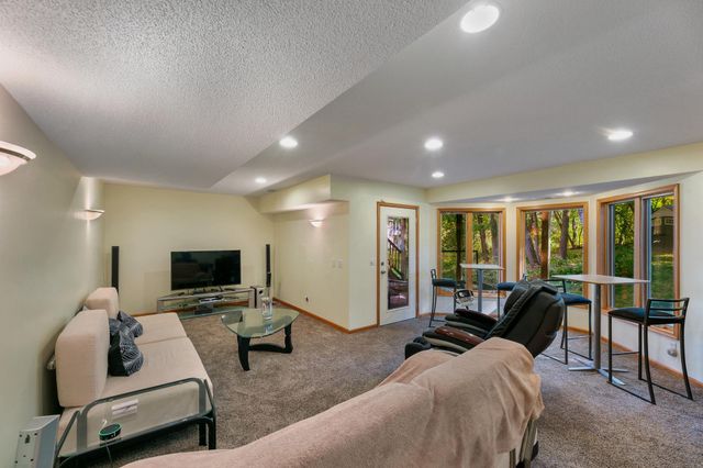 10725 55th Ave N, Plymouth, MN 55442