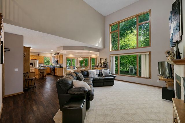10725 55th Ave N, Plymouth, MN 55442