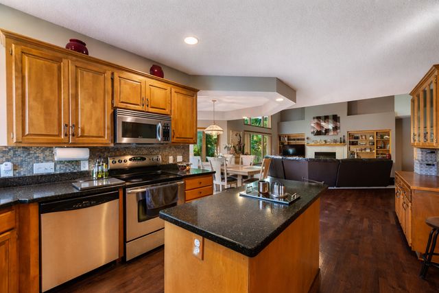 10725 55th Ave N, Plymouth, MN 55442