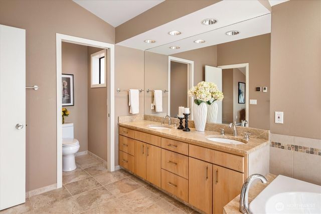 20409 25th Avenue NW, Shoreline, WA 98177