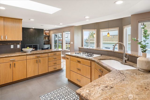 20409 25th Avenue NW, Shoreline, WA 98177