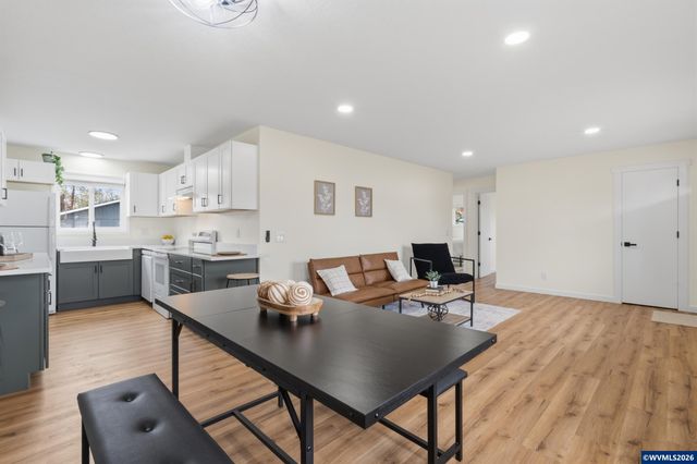 308 S 24th Av, Philomath, OR 97370