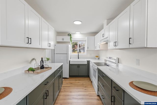 308 S 24th Av, Philomath, OR 97370