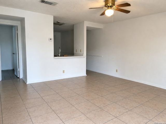 9418 Kenton Hl, San Antonio, TX 78240