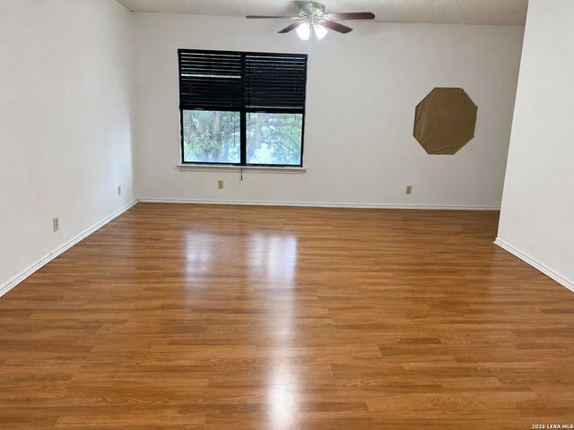 9418 Kenton Hl, San Antonio, TX 78240