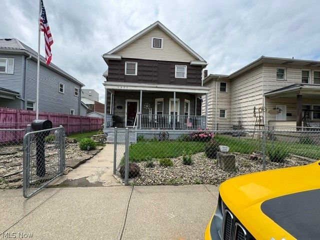 1025 Virginia Ave, Follansbee, WV 26037